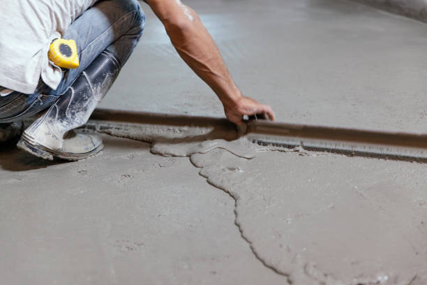 Best Concrete Demolition Services in Country Clu, MO
